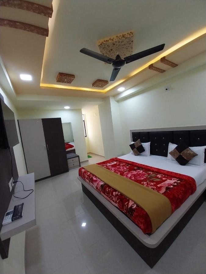 Hotel Ggc Inn Αχμπανταμπάντ Εξωτερικό φωτογραφία