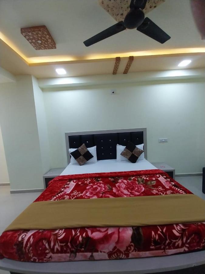 Hotel Ggc Inn Αχμπανταμπάντ Εξωτερικό φωτογραφία
