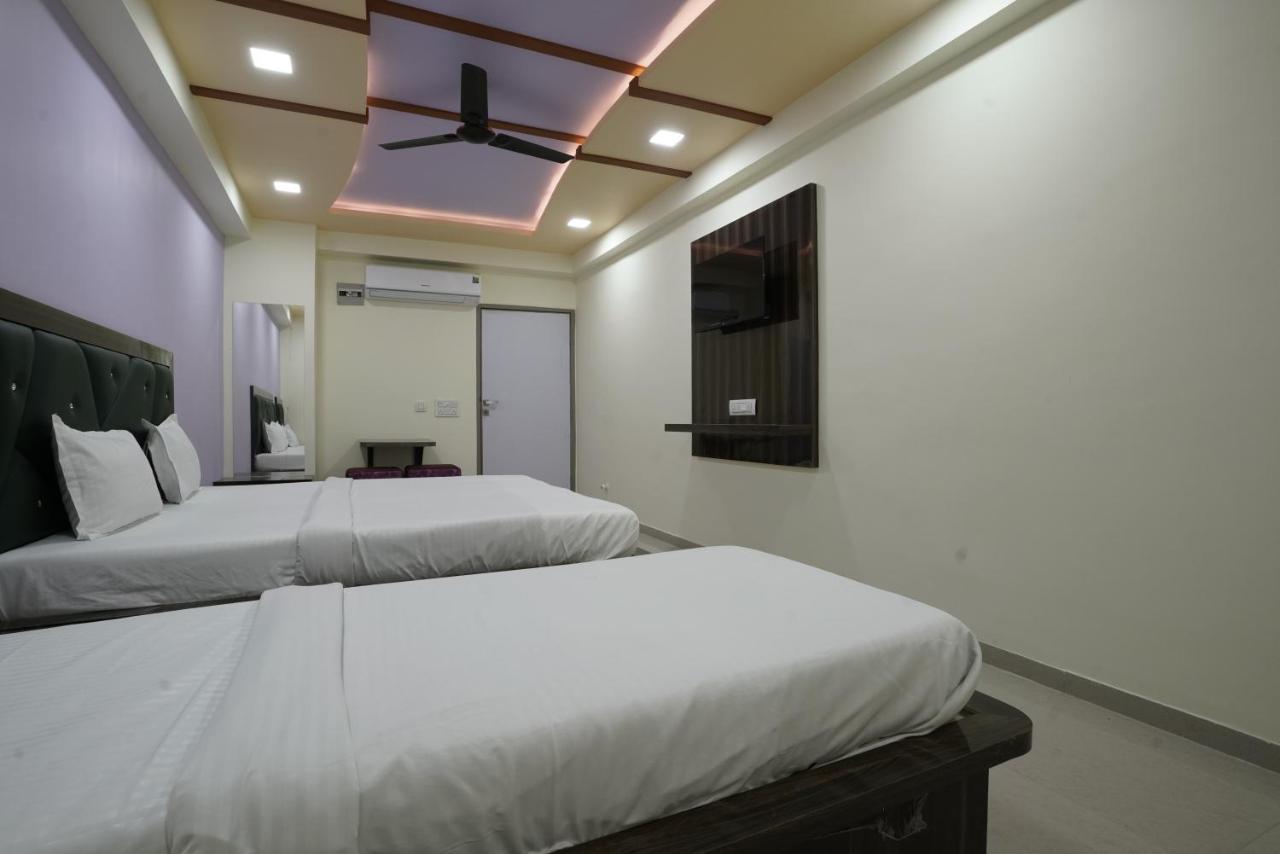 Hotel Ggc Inn Αχμπανταμπάντ Εξωτερικό φωτογραφία